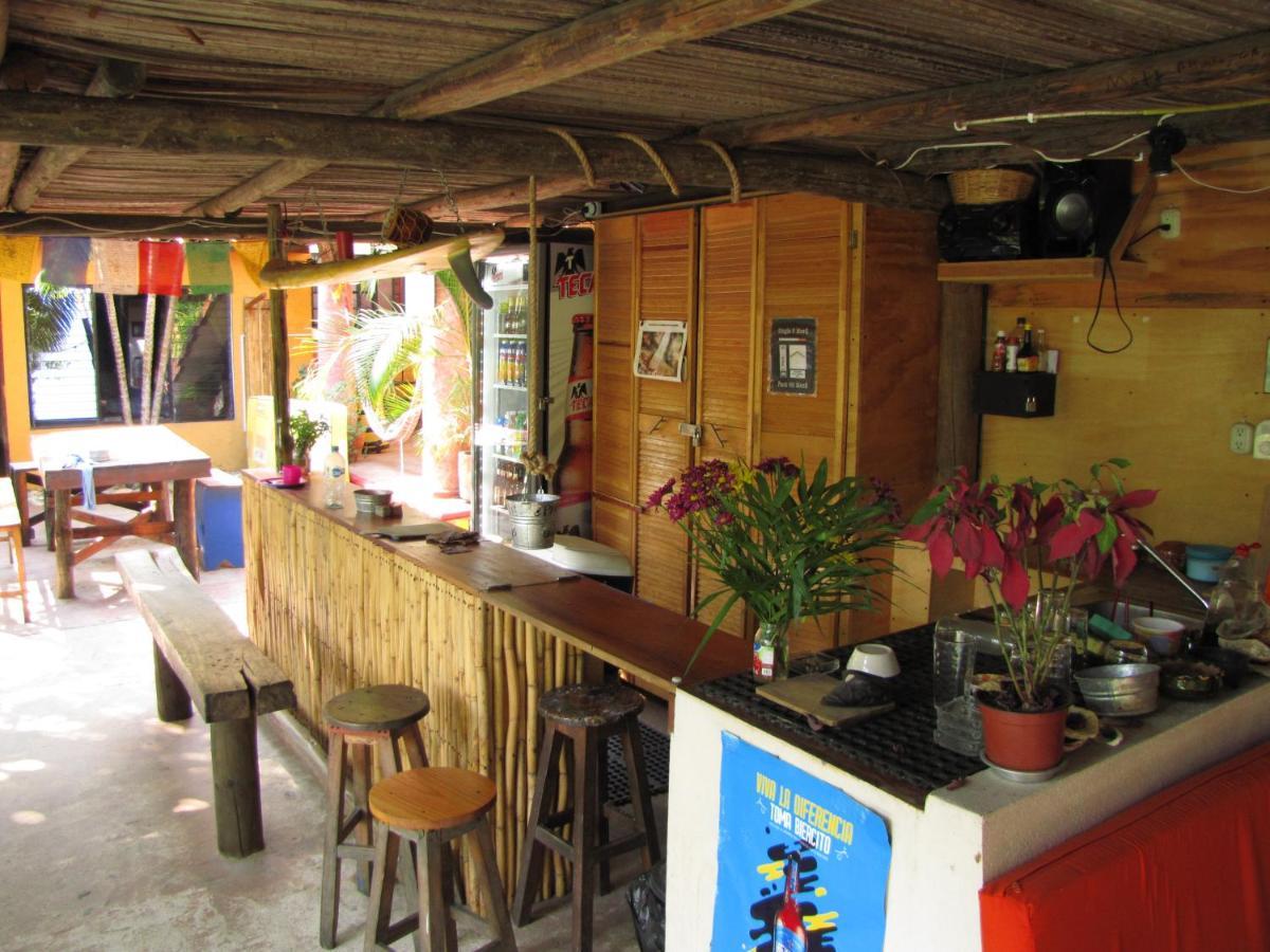 פוארטו אסקונדידו Tower Bridge Hostel מראה חיצוני תמונה